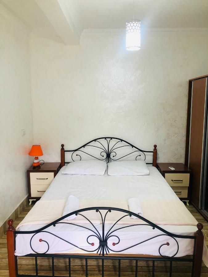Nikas Guest House 巴统 外观 照片