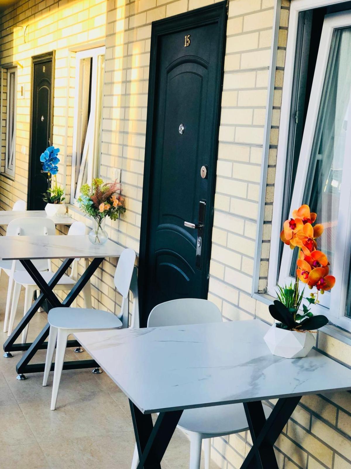 Nikas Guest House 巴统 外观 照片