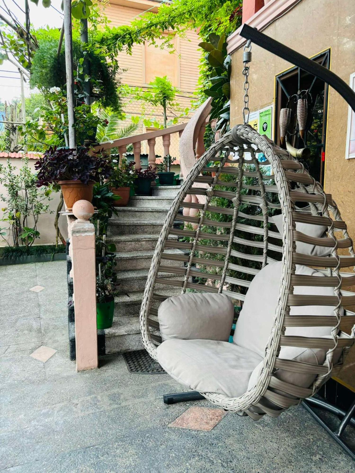 Nikas Guest House 巴统 外观 照片