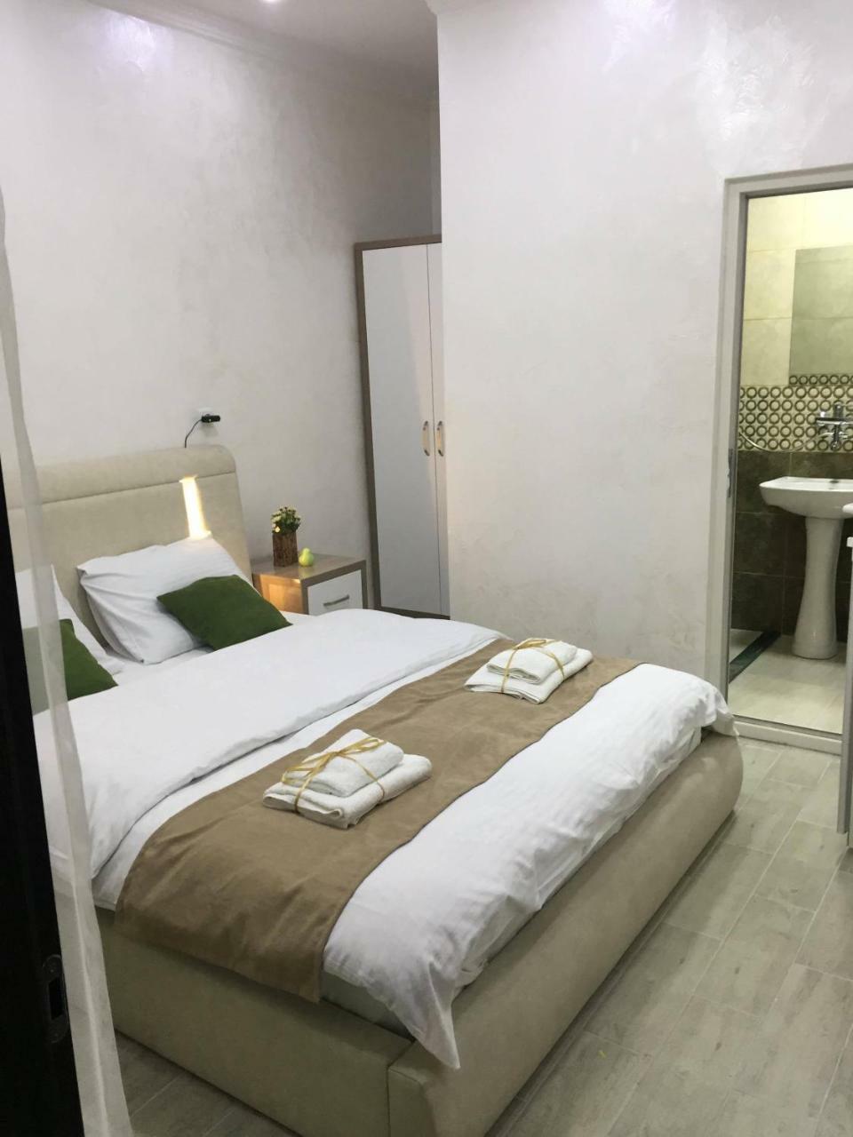 Nikas Guest House 巴统 外观 照片