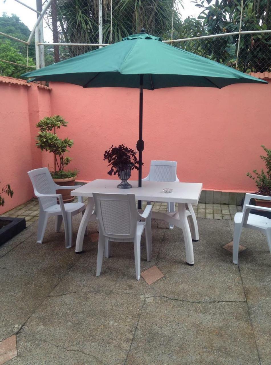 Nikas Guest House 巴统 外观 照片