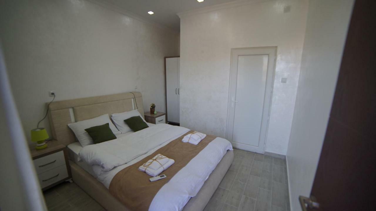Nikas Guest House 巴统 外观 照片