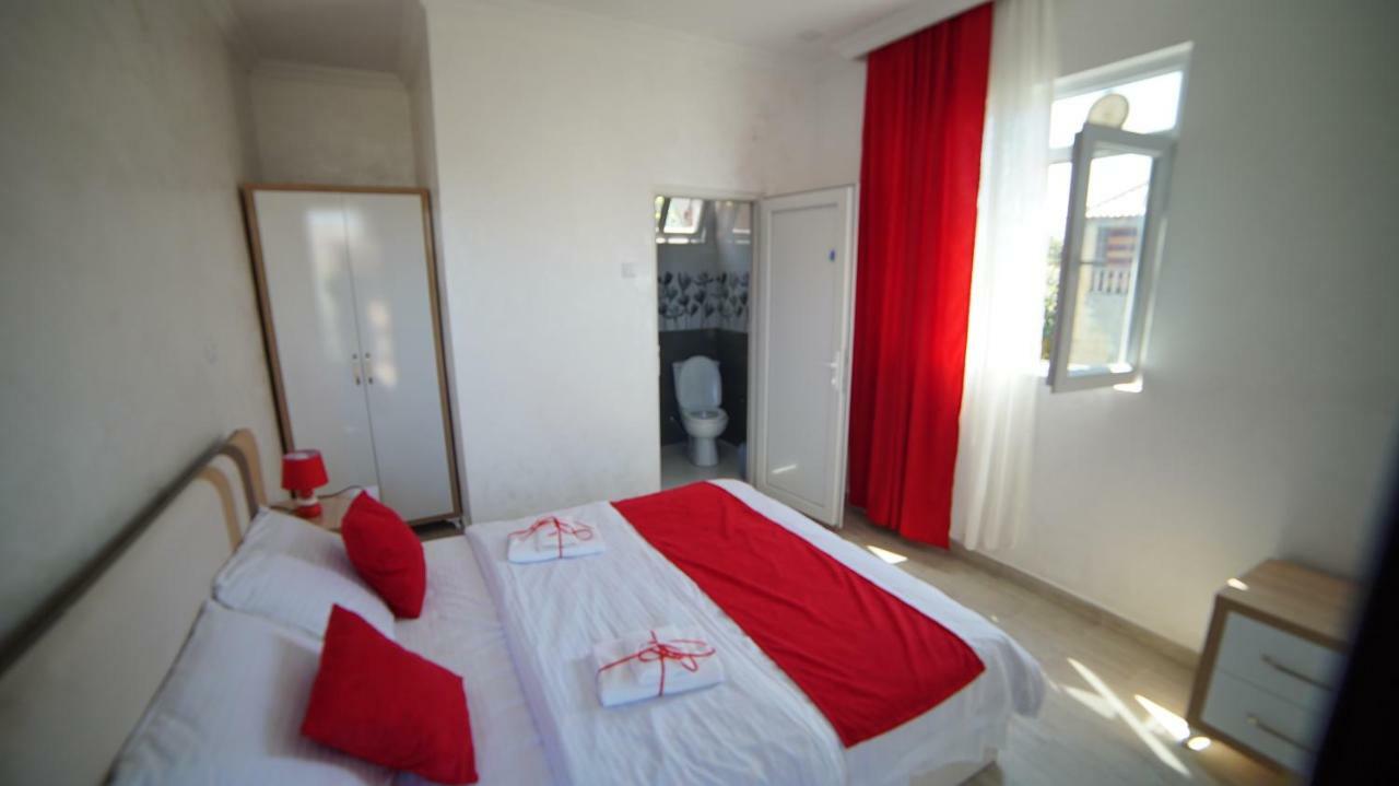 Nikas Guest House 巴统 外观 照片